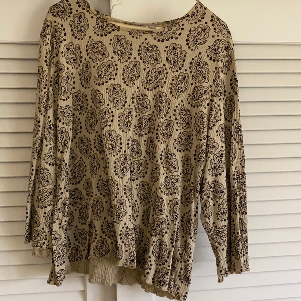 Tan and black print 3/4 sleeve top size XL